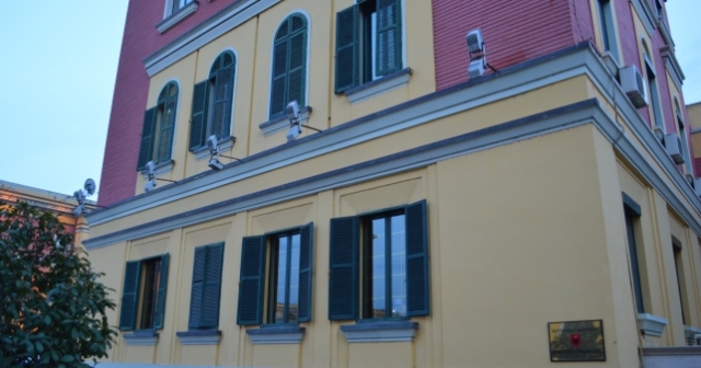 Ministria e Financave: Jo me biznese te vogla ne zonen e ish-Bllokut